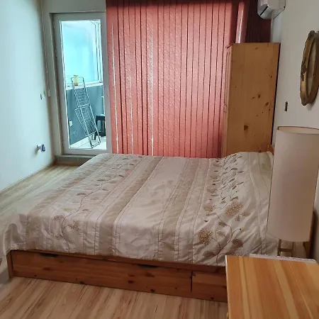 Студио 1 *